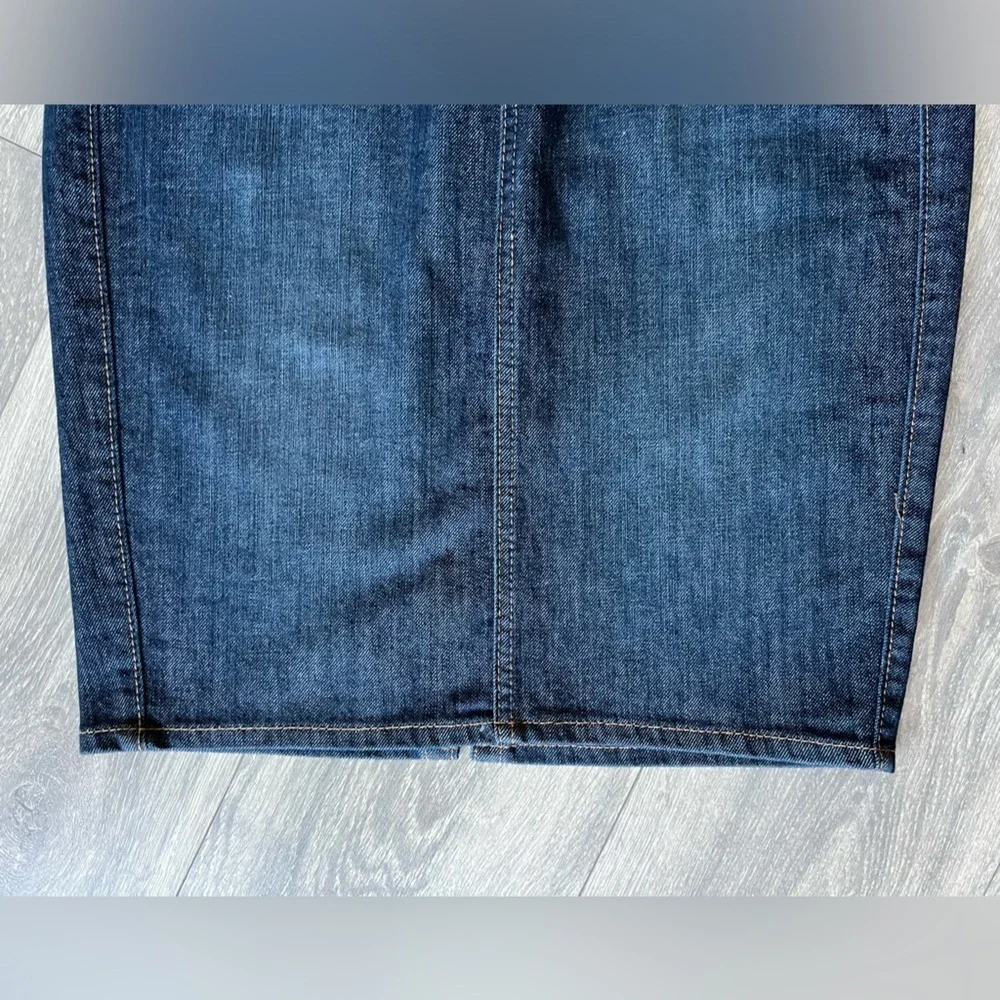 True Religion Audrey Classic Jean Pencil Skirt. Size 29